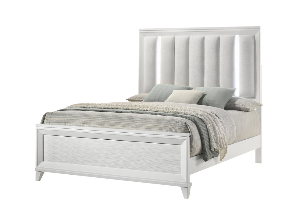 Crown Mark Furniture Cressida Queen Upholstered Panel Bed in White B7300-Q image