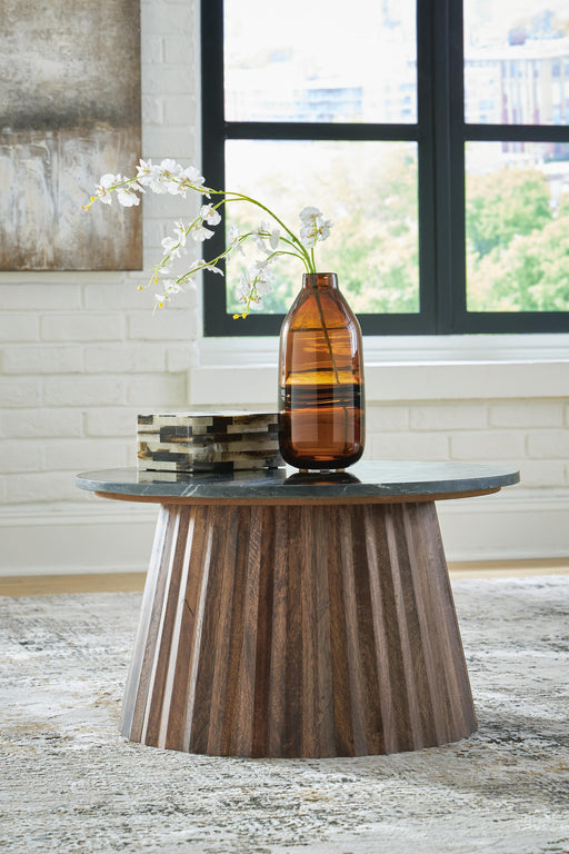 Ceilby Accent Coffee Table - Red Gate Home Furnishings (Ball Ground, GA)