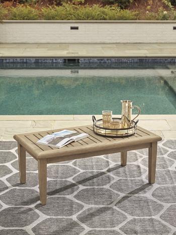 Gerianne Coffee Table - Red Gate Home Furnishings (Ball Ground, GA)
