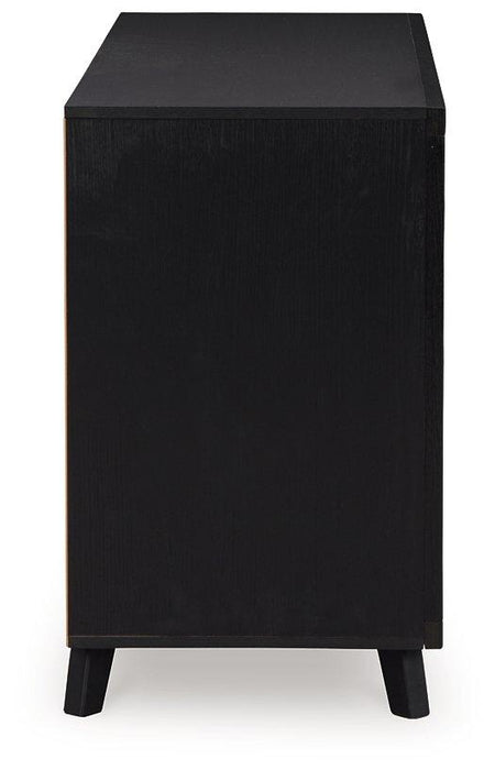 Danziar Dresser and Mirror - Red Gate Home Furnishings (Ball Ground, GA)