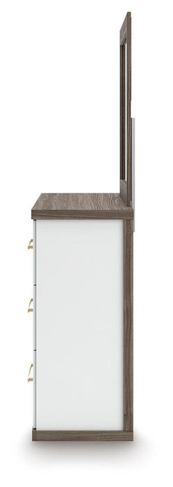 Kendanport Dresser and Mirror - Red Gate Home Furnishings (Ball Ground, GA)