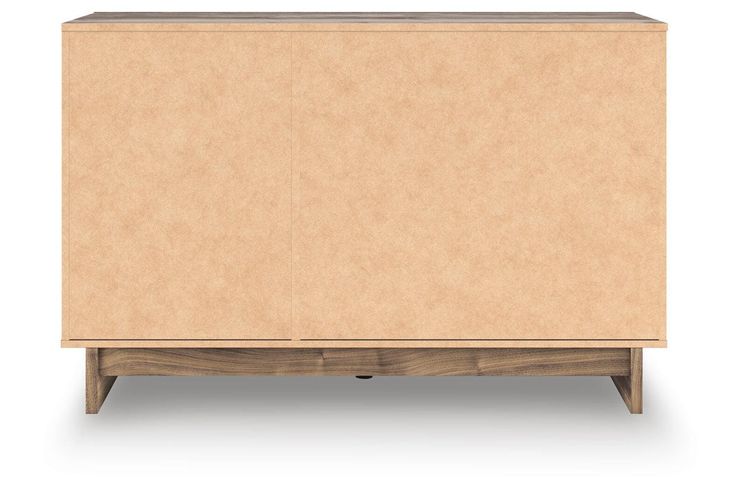 Chirason Dresser - Red Gate Home Furnishings (Ball Ground, GA)