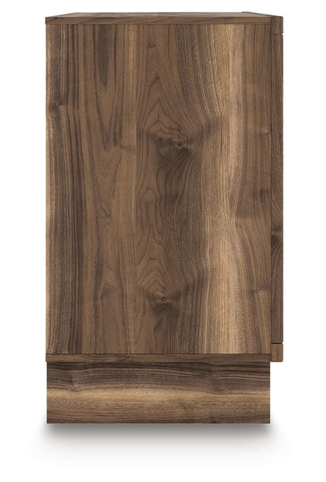 Chirason Dresser - Red Gate Home Furnishings (Ball Ground, GA)