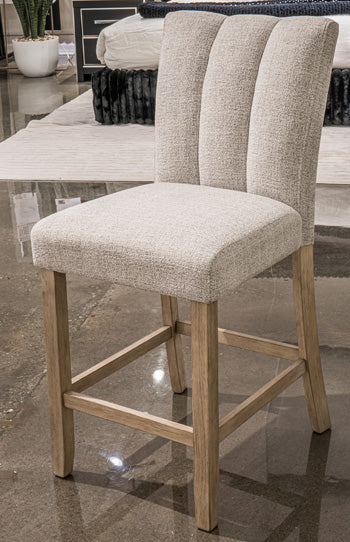 Larawyn Counter Height Barstool - Red Gate Home Furnishings (Ball Ground, GA)