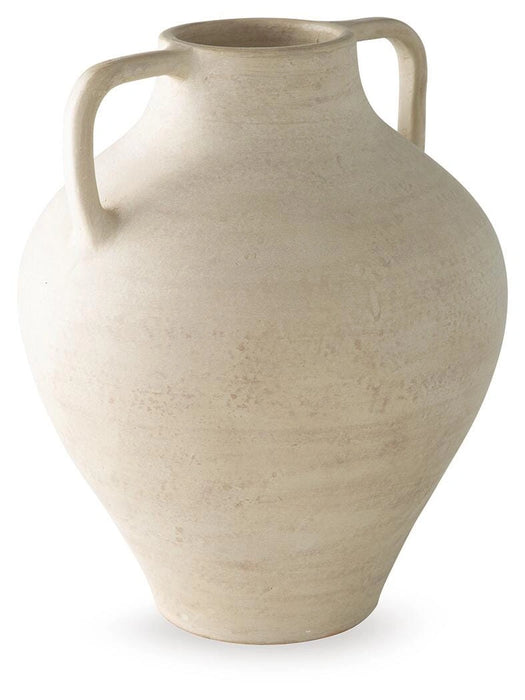Justy Vase